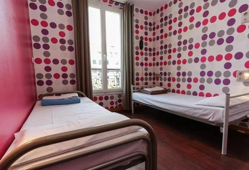 Oops! Latin Quarter By Hiphophostels