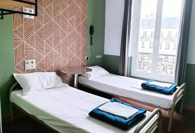 Oops! Latin Quarter By Hiphophostels