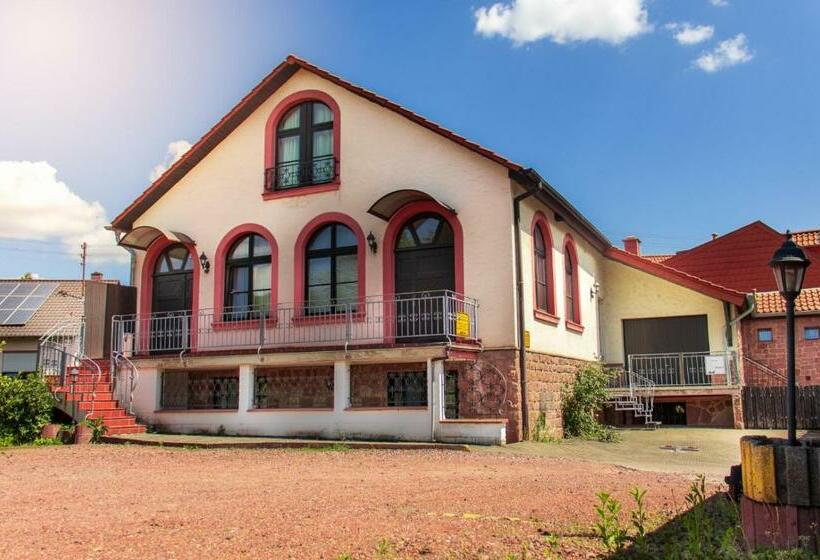 Общежитие Gästehaus Samuel Wadgassen