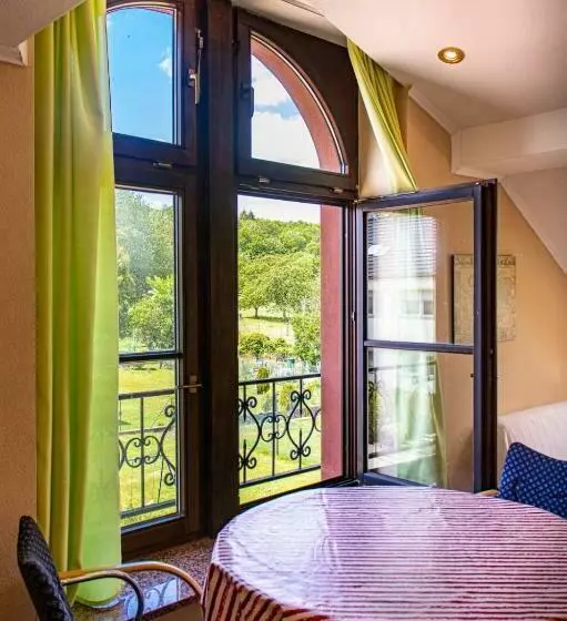 ユースホステル Gästehaus Samuel Wadgassen