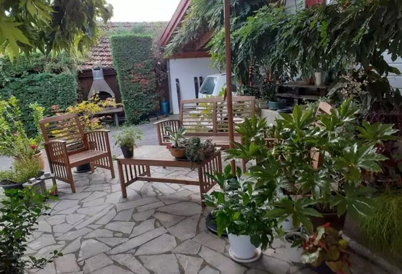 تختخواب و صبحانه Au Bosquet, Chambre Et Salle De Bains Avec Petit Déjeuner à 600 M Du Centre Dans Un Cadre Calme Et V