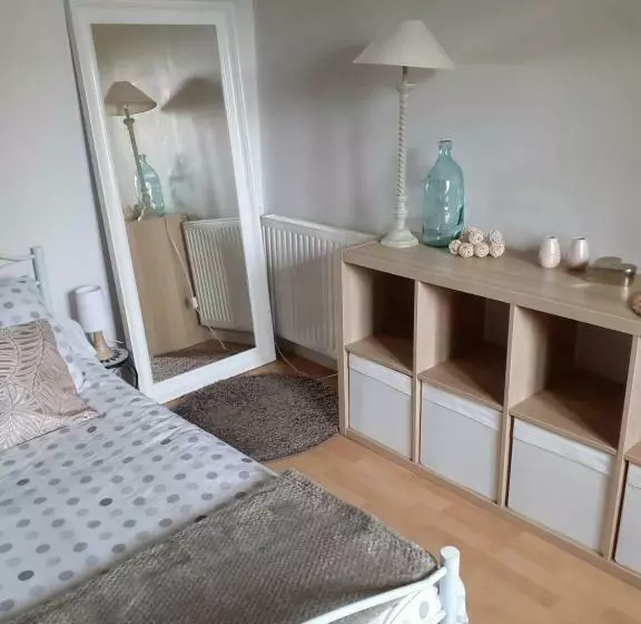 تختخواب و صبحانه Au Bosquet, Chambre Et Salle De Bains Avec Petit Déjeuner à 600 M Du Centre Dans Un Cadre Calme Et V