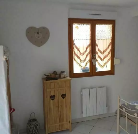 ベッドアンドブレックファースト La Salicorne