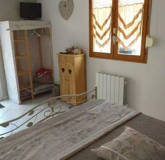 ベッドアンドブレックファースト La Salicorne