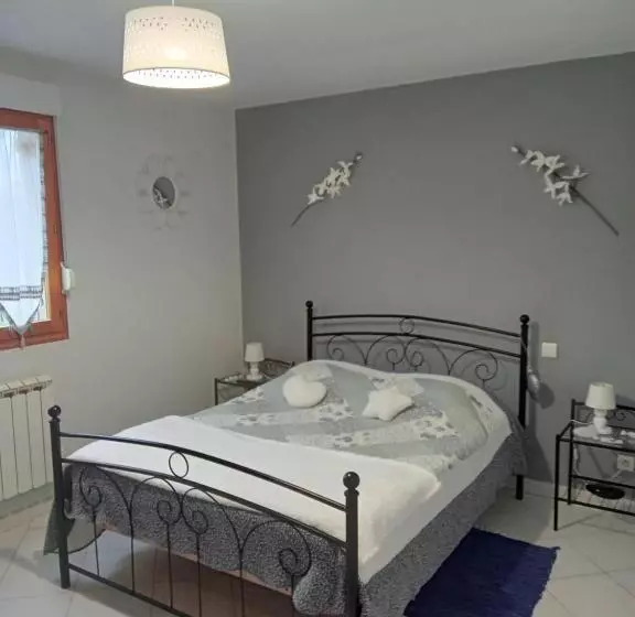 ベッドアンドブレックファースト La Salicorne