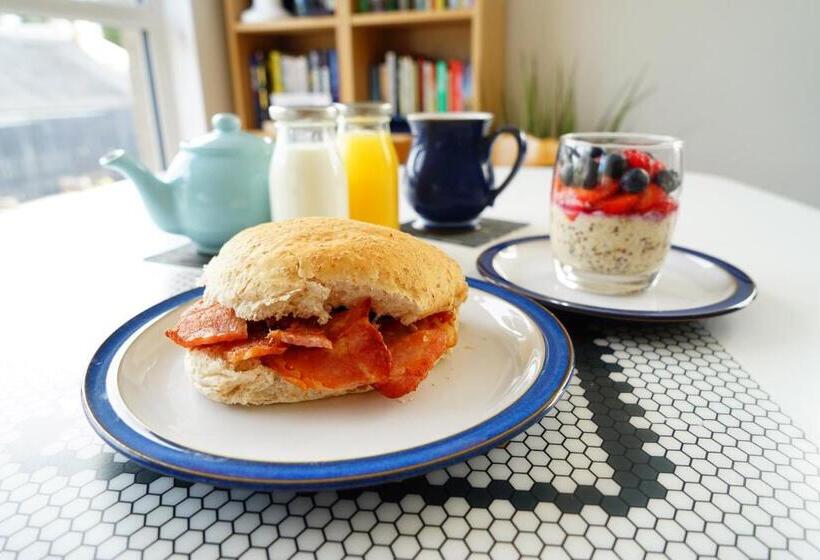 تختخواب و صبحانه Norham Bike Yard