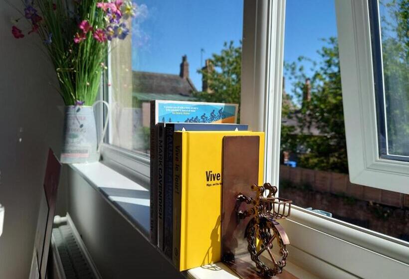 تختخواب و صبحانه Norham Bike Yard