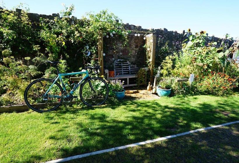 تختخواب و صبحانه Norham Bike Yard