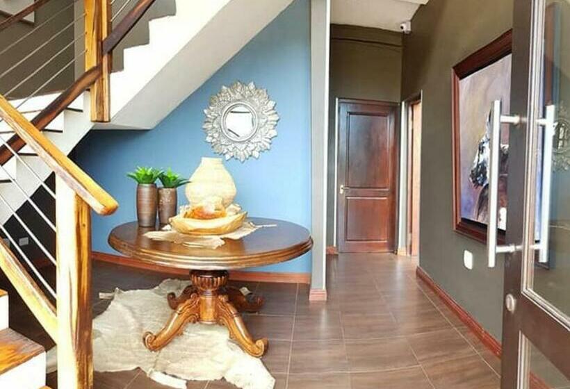 פנסיון Kusile Guest House