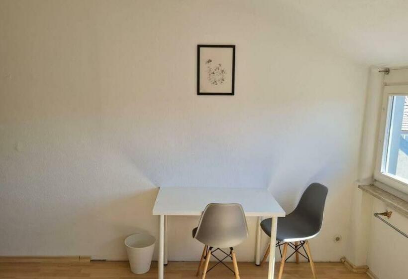 بنسيون L8 Street   Pforzheim Nordstadt