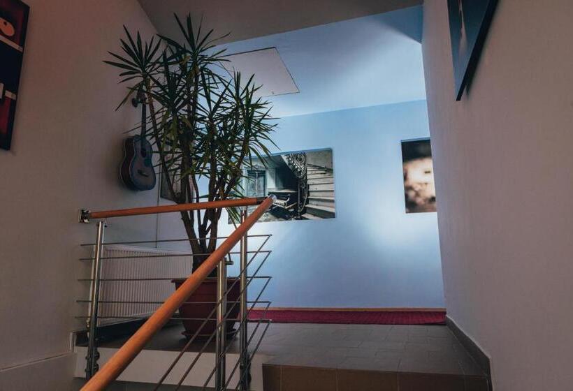 پانسیون Vila Guitar