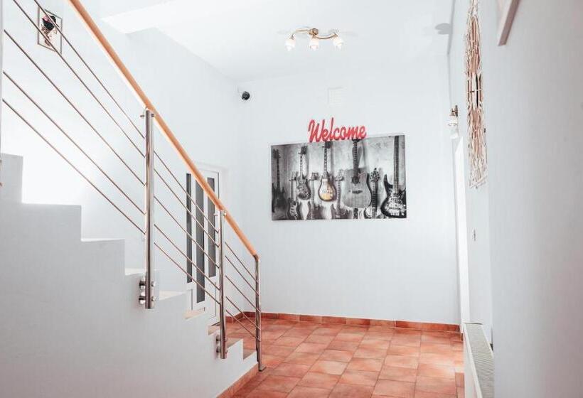 پانسیون Vila Guitar