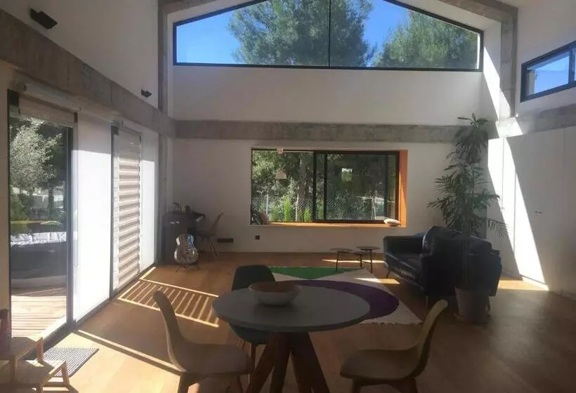 تختخواب و صبحانه Casa Encina