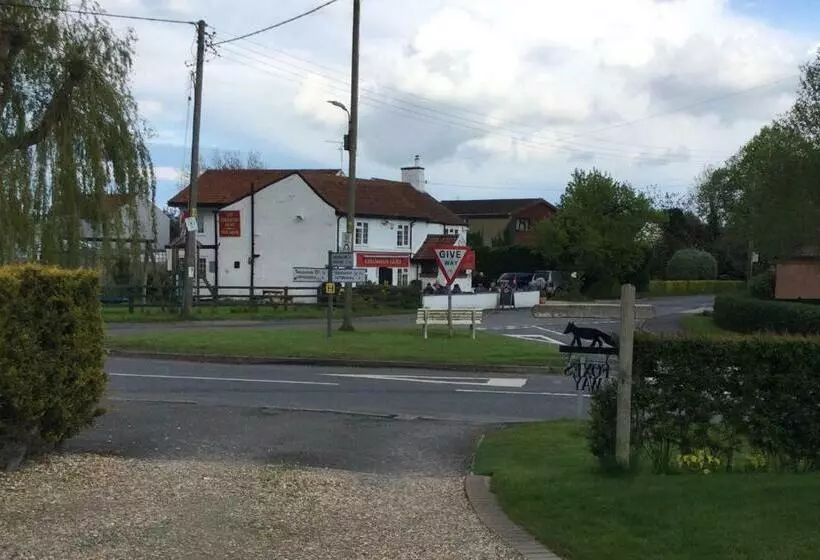Aamiaismajoitus (B&B) Foxes Den At Foxesway