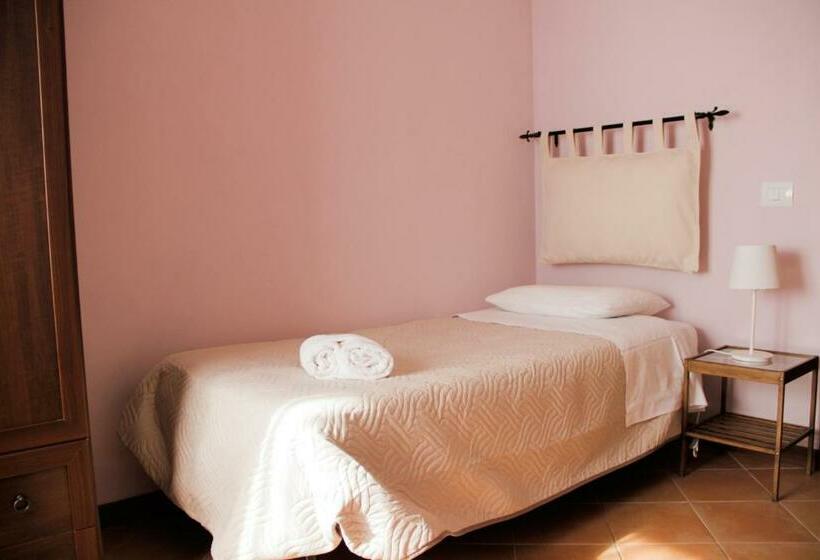 住宿加早餐  Il Casale Di Gardenia