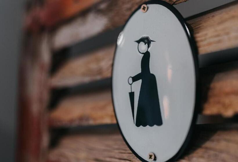 تختخواب و صبحانه La Chambre Rose