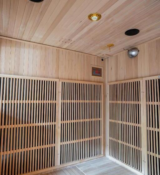 تختخواب و صبحانه La Chambre Rose