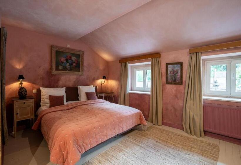 تختخواب و صبحانه La Chambre Rose