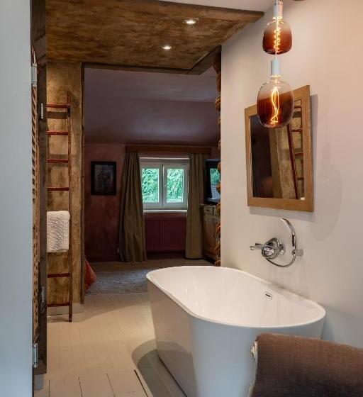 تختخواب و صبحانه La Chambre Rose