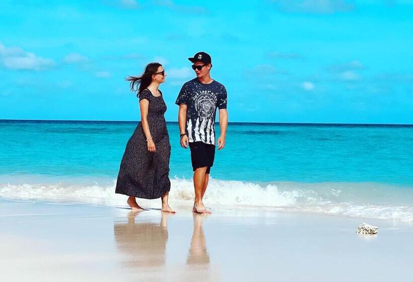 تختخواب و صبحانه La Luna Boutique Dhangethi