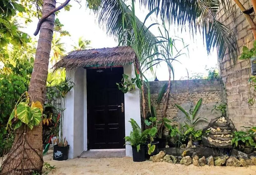 تختخواب و صبحانه La Luna Boutique Dhangethi