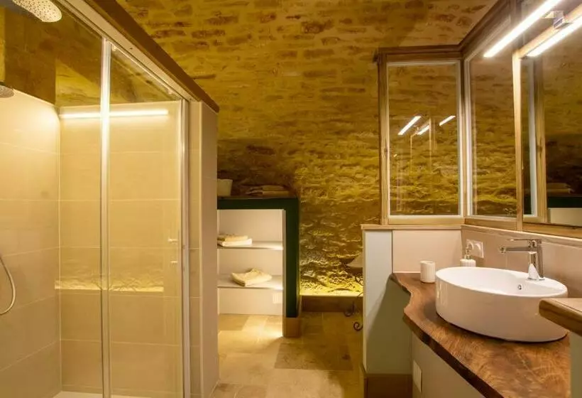 ベッドアンドブレックファースト Le Clos De La Tour