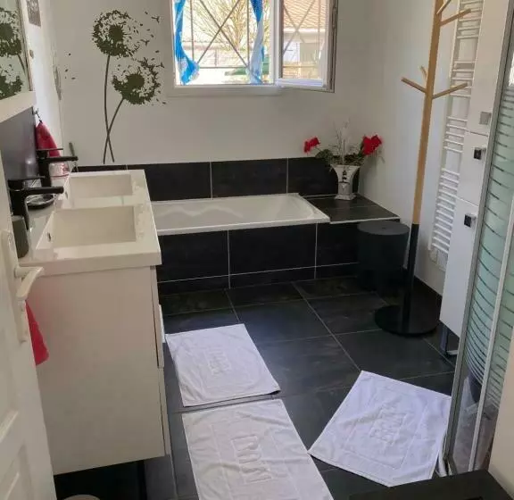 Aamiaismajoitus (B&B) Le Teich Tranquille