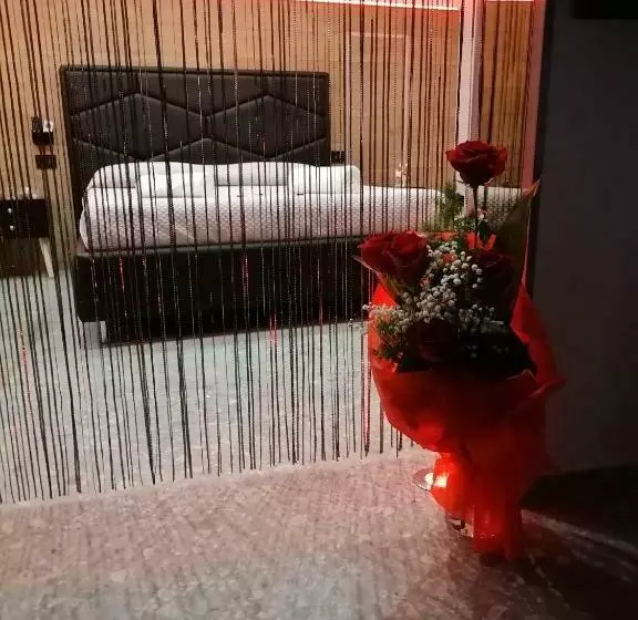 Aamiaismajoitus (B&B) Rebel Suite Love