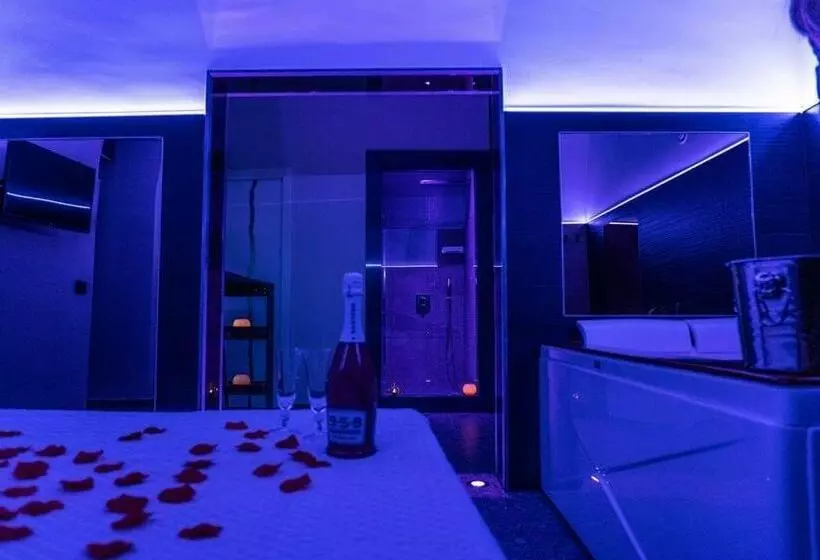 Aamiaismajoitus (B&B) Rebel Suite Love