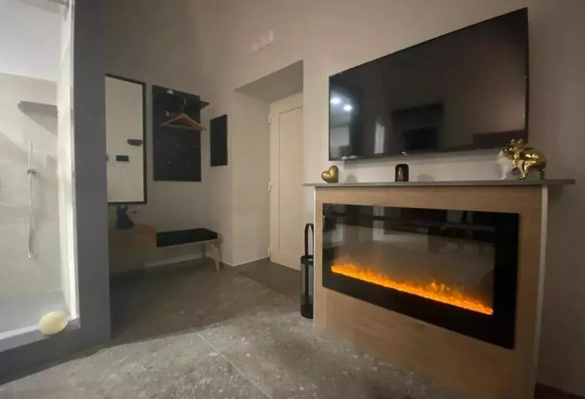 Aamiaismajoitus (B&B) Rebel Suite Love