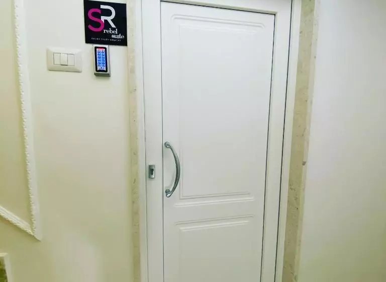 Aamiaismajoitus (B&B) Rebel Suite Love