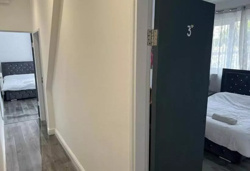 ホテル Zams Rooms