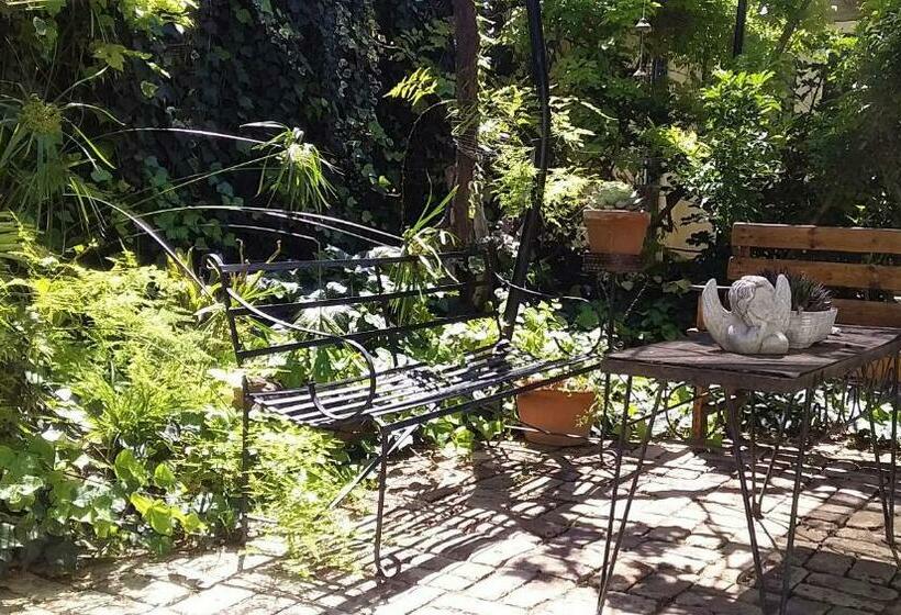 פנסיון Jennis Place