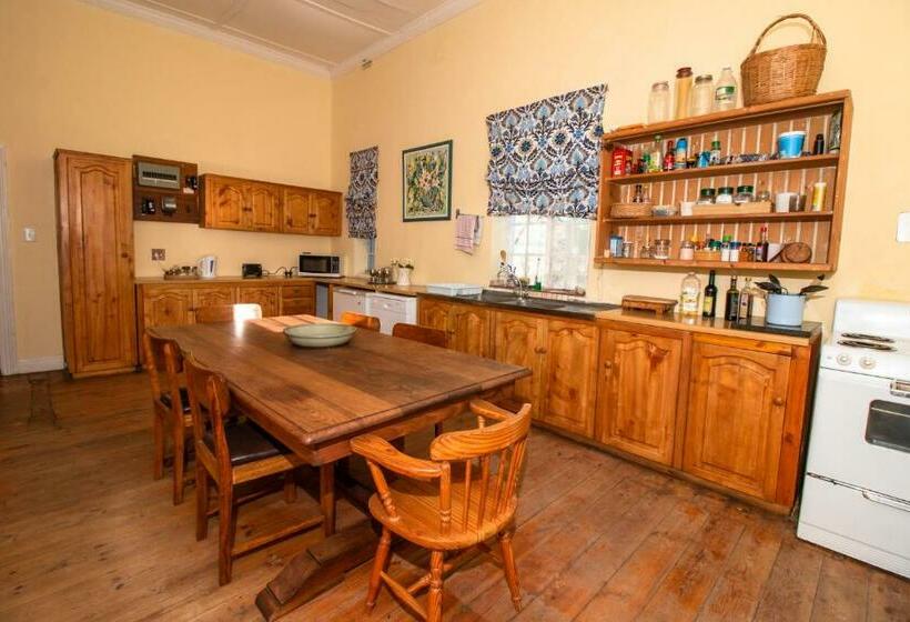 פנסיון Jennis Place