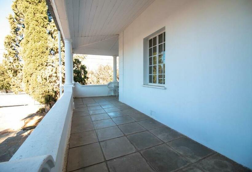 פנסיון Jennis Place