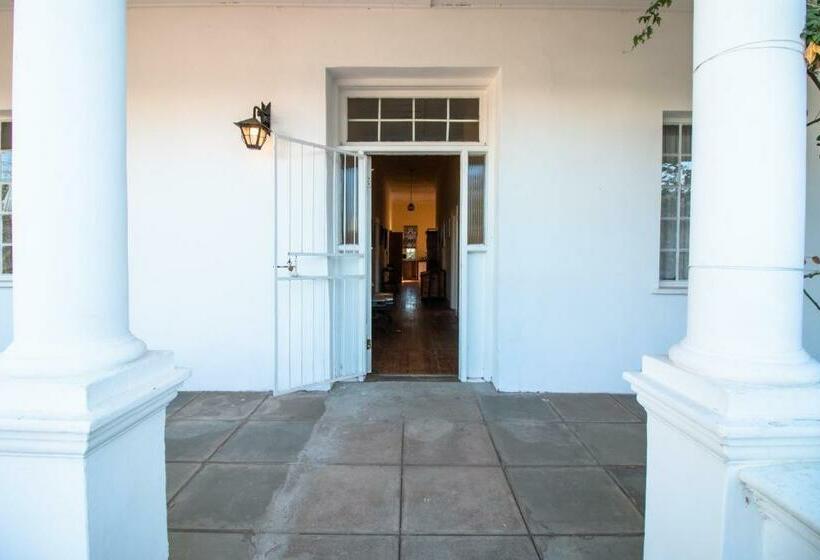 פנסיון Jennis Place