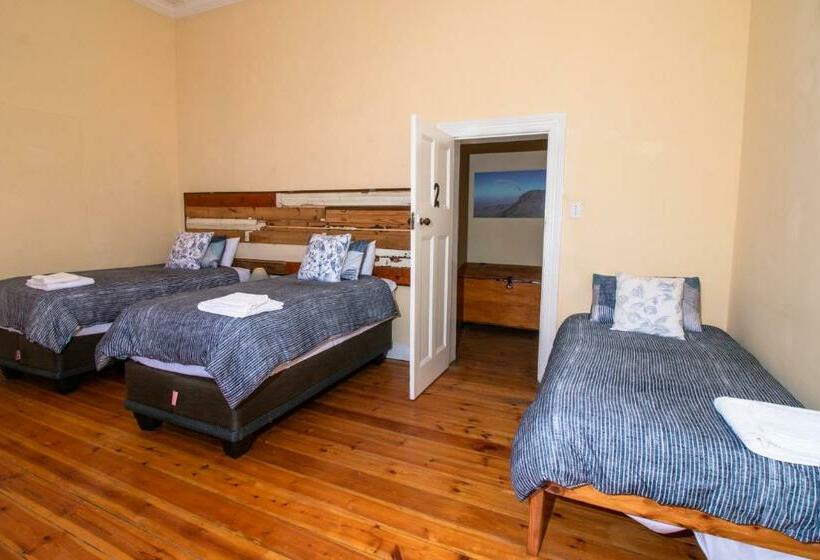 פנסיון Jennis Place