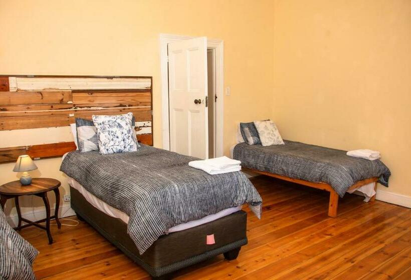 פנסיון Jennis Place