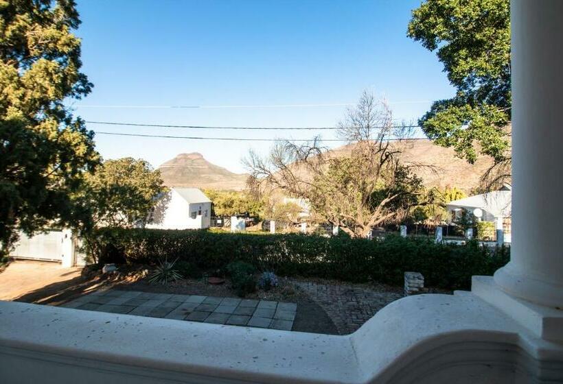 פנסיון Jennis Place