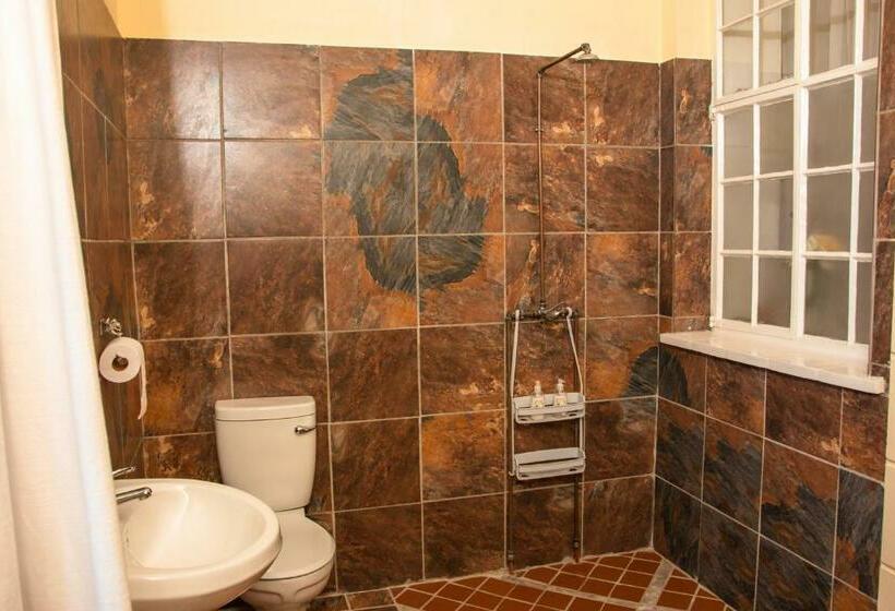 פנסיון Jennis Place