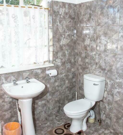 פנסיון Jennis Place