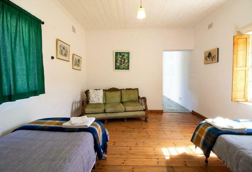 פנסיון Jennis Place