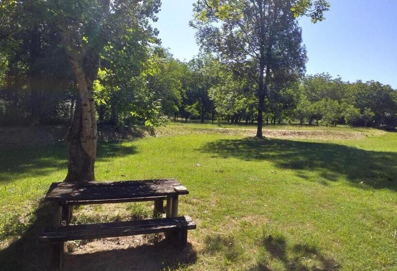 פנסיון Le Sourire Du Troubadour   8 Chambres   Baignade à 300 M   Salle De Jeux   Poêle à Bois