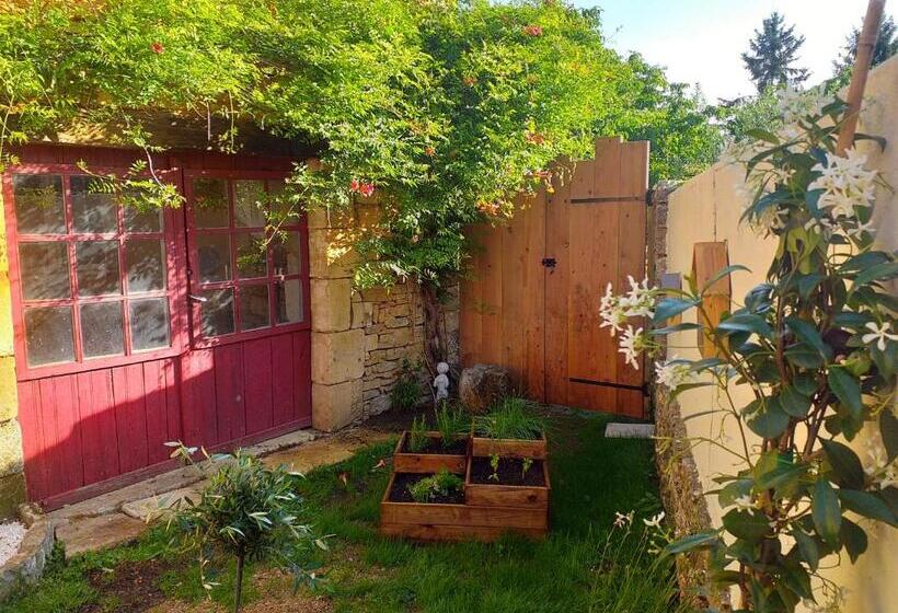 פנסיון Le Sourire Du Troubadour   8 Chambres   Baignade à 300 M   Salle De Jeux   Poêle à Bois