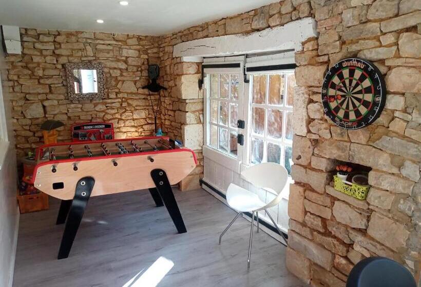 פנסיון Le Sourire Du Troubadour   8 Chambres   Baignade à 300 M   Salle De Jeux   Poêle à Bois