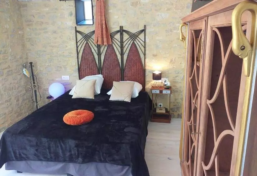 ペンション Le Sourire Du Troubadour   8 Chambres   Baignade à 300 M   Salle De Jeux   Poêle à Bois