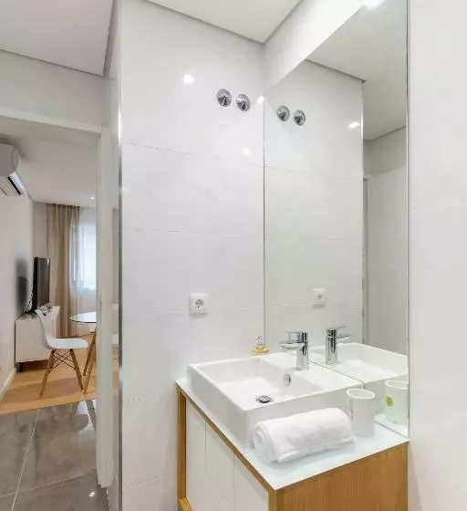 Majatalo Nell&and&jess