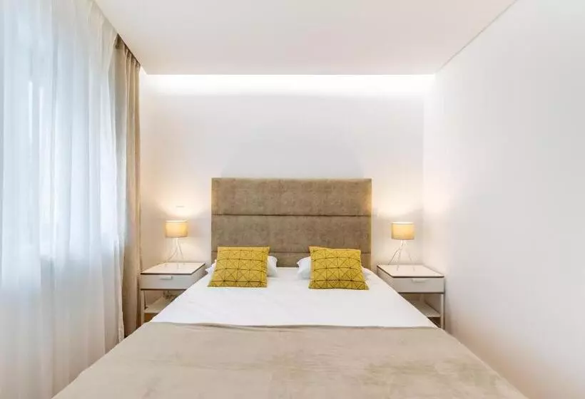 Majatalo Nell&and&jess