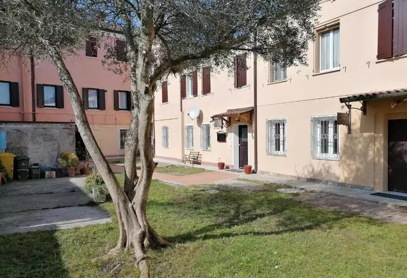 ベッドアンドブレックファースト Al Souvenir