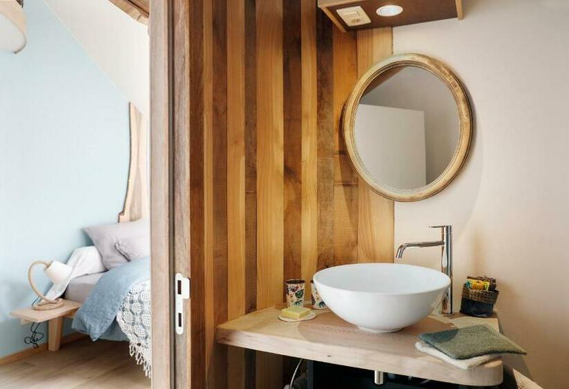 تختخواب و صبحانه Cochlea